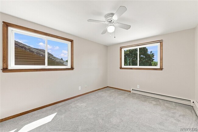 Building Photo - 35 Tomcyn Dr