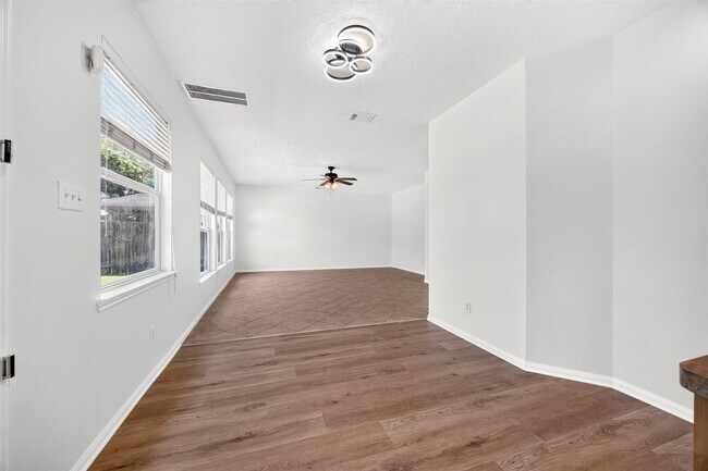 Building Photo - 19246 Hopeview Ct