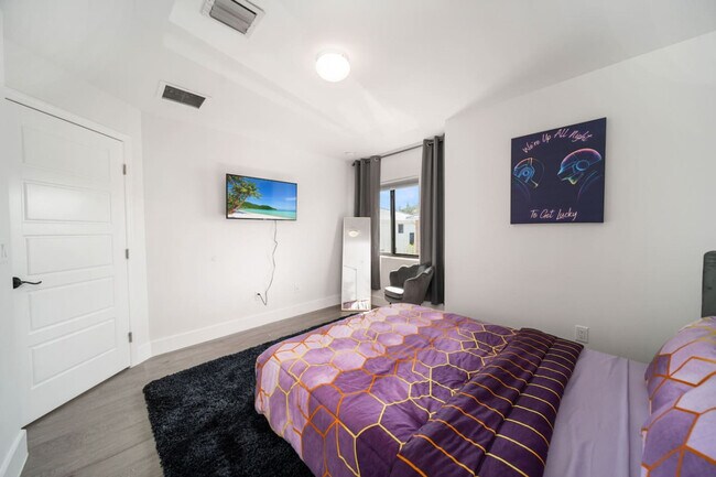 Building Photo - 3246 SW 44th St