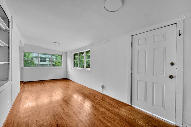 Building Photo - 1516 30th St N
