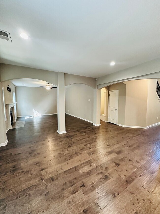 Building Photo - 205 Dog Fennel Ln