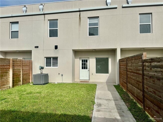 Building Photo - 2316 Harmony Ln