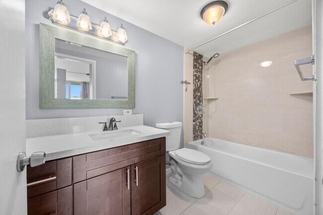 Building Photo - Beautiful 2BR/2BA Condo Close to Ala Moana & Downtown