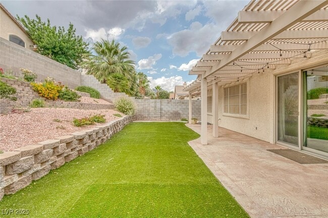 Building Photo - 417 Carlton Kay Pl