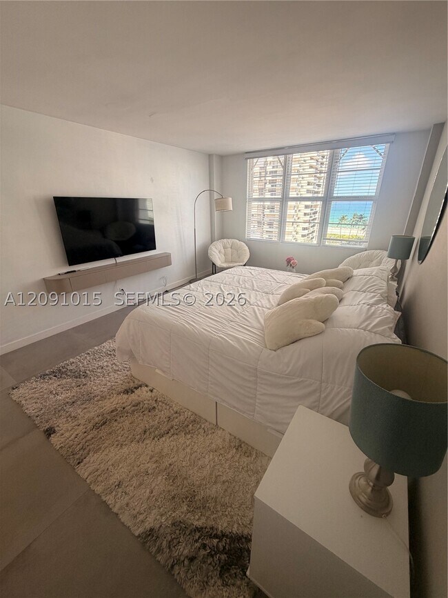 Building Photo - 5700 Collins Ave