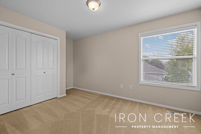 Building Photo - Quiet Abode in Prime Location with Easy Ac...