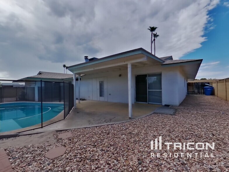 Building Photo - 3310 W Acoma Dr
