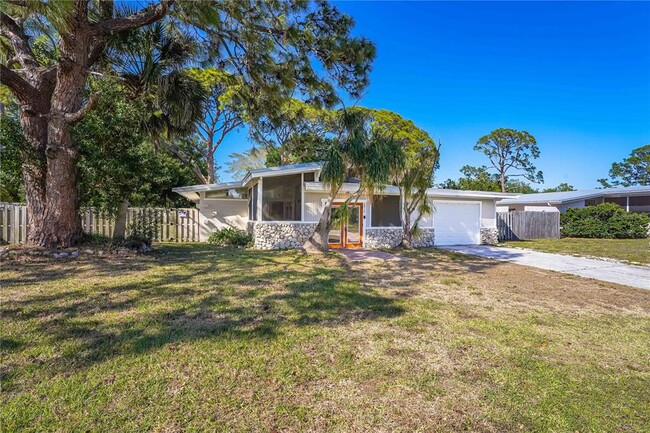 Building Photo - 6912 Alderwood Dr