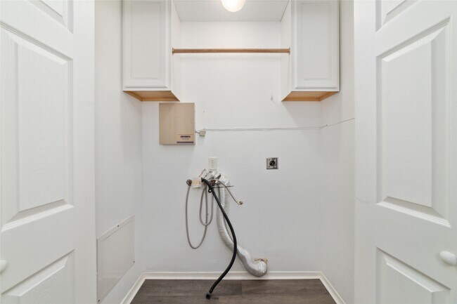 Building Photo - 14250 Laffite Dr