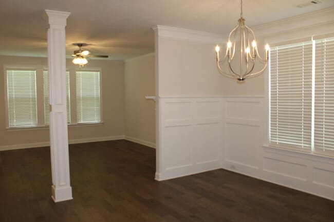 Building Photo - 846 Lillian Pk Dr