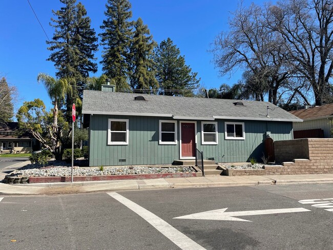 Primary Photo - Charming 2-Bedroom, 1-Bath Home in Rosevil...