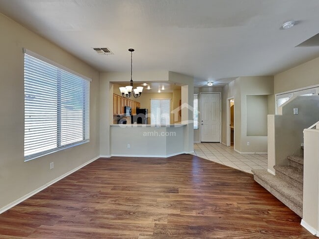 Building Photo - 2132 S Bernard