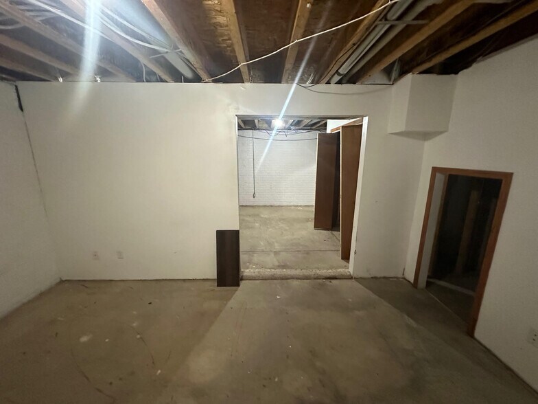 Building Photo - 601 Southwest 4th Street
