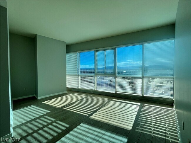 Building Photo - 4575 Dean Martin Dr