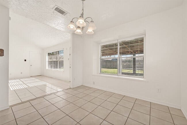 Building Photo - 2803 Fir Crest Ct