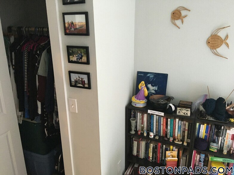 Building Photo - 376 Prospect St