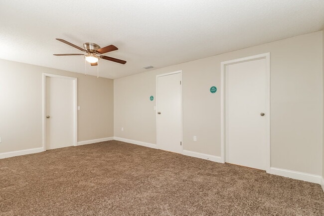 Building Photo - 4102 N Bay Hills Blvd