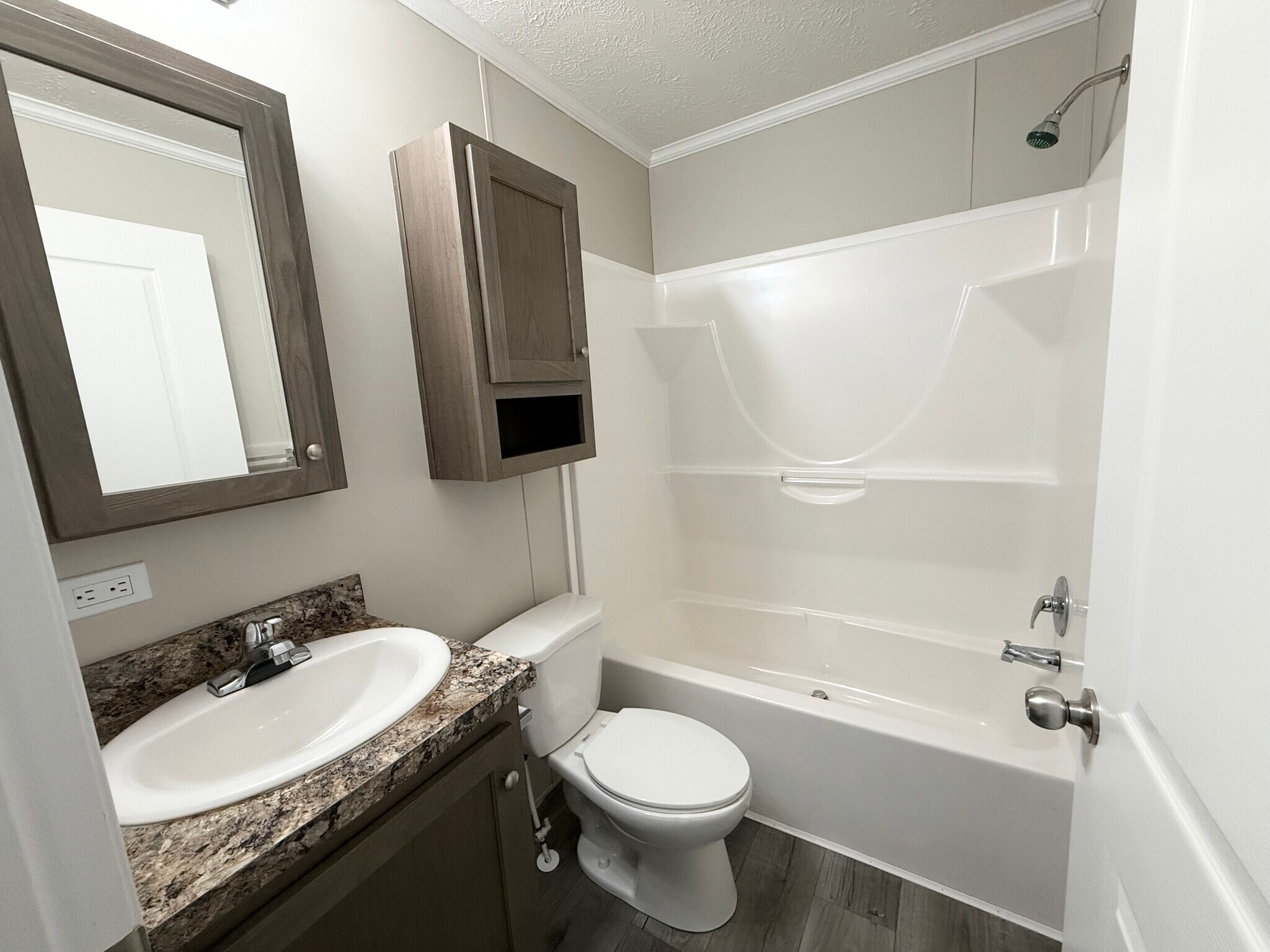 Building Photo - 9356 River Dr