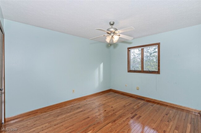 Building Photo - 6235 Sunnywood Dr