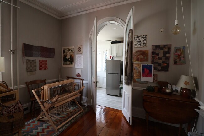 Building Photo - 409 S 9th St