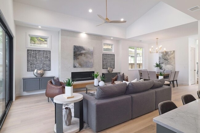 Building Photo - 1703 Piedmont Ave