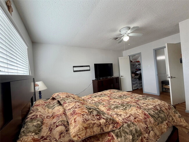 Building Photo - Chasehill Drive, Missouri City, TX 77489 - 4 BR 2.5 BA single-family home
