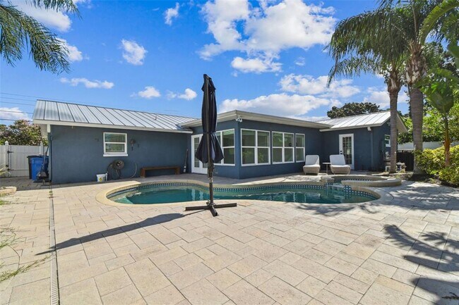 Building Photo - 8708 Thornwood Ln