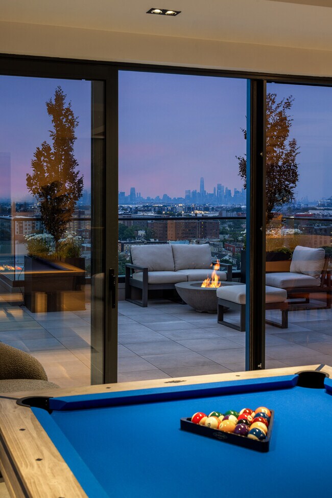 Building Photo - Alora Bayonne