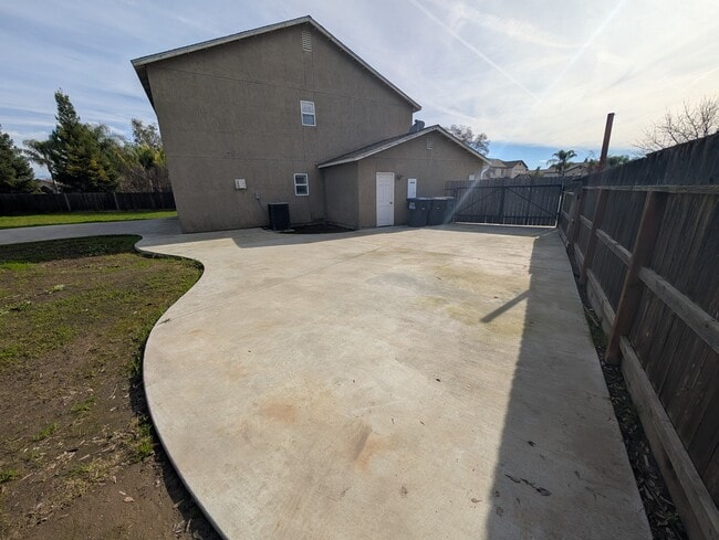 Building Photo - 3200 S Jensen Ct