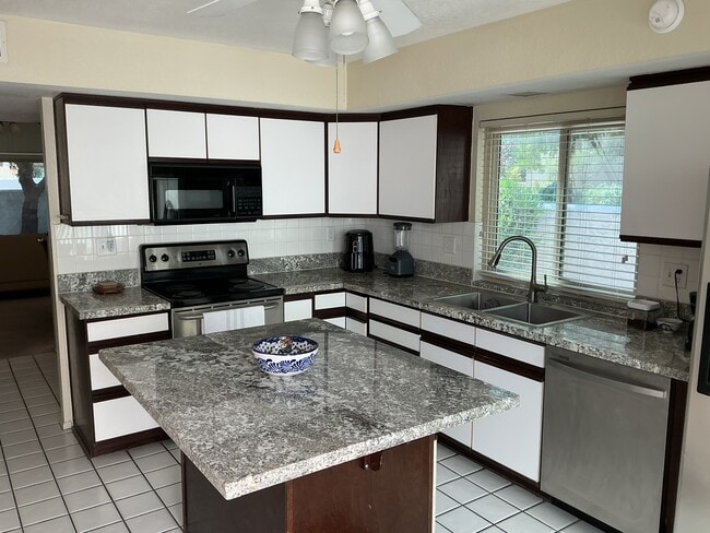 Building Photo - 7169 E Chorro Cir