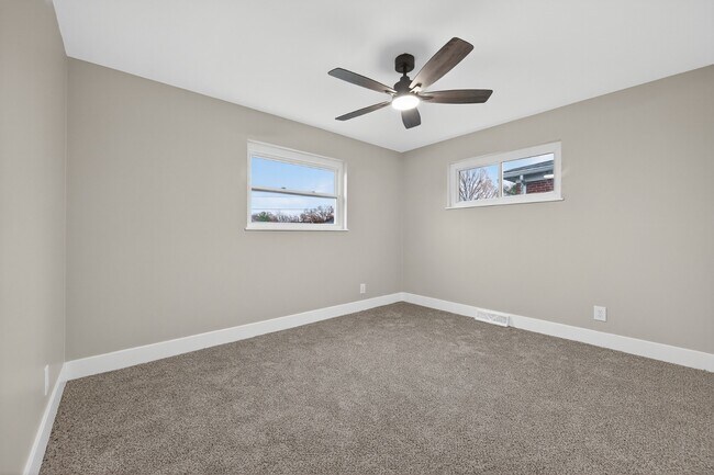 Building Photo - 5737 Kroegermount Dr