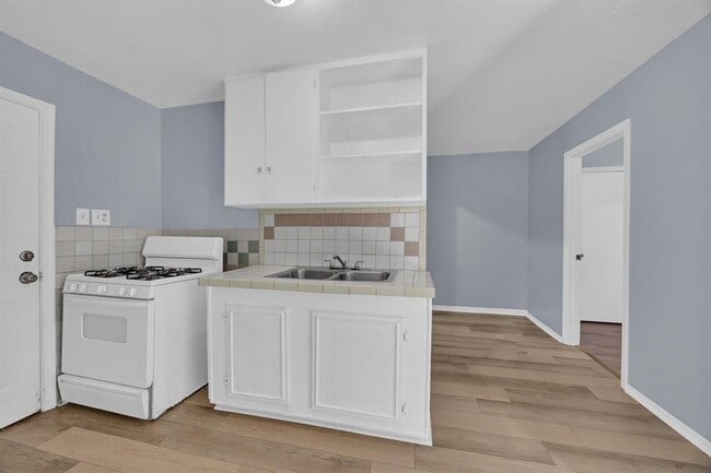 Building Photo - 1144 Northwestern Ave