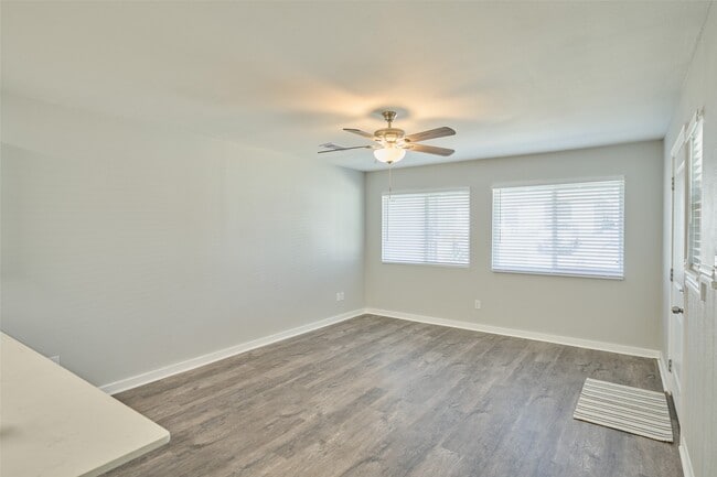 Building Photo - 26 Harbour Row Dr