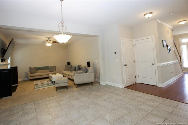 Building Photo - 747 Century Dr