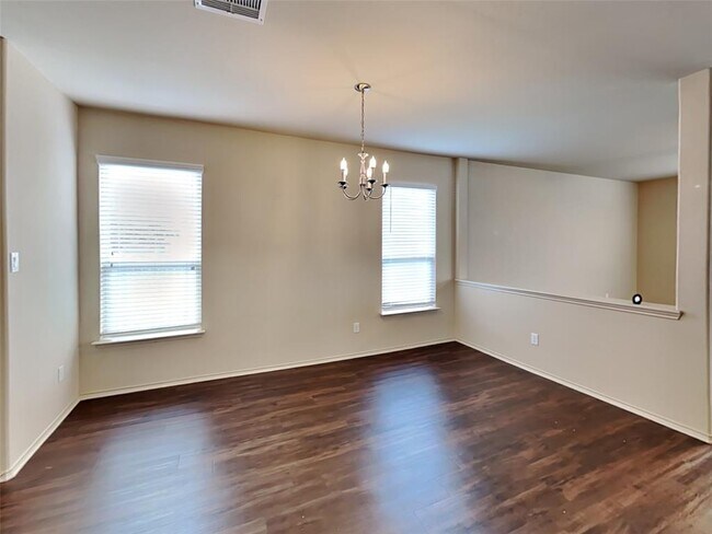 Building Photo - 33217 Wedgewood Dr