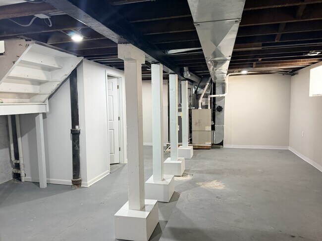 Building Photo - 7809 S Peoria St