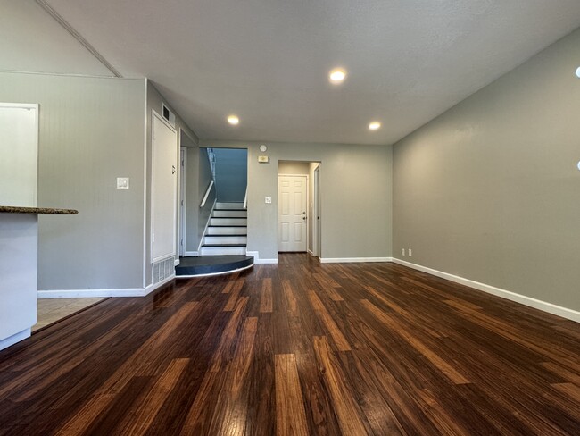 Building Photo - 4825 Rockland Way