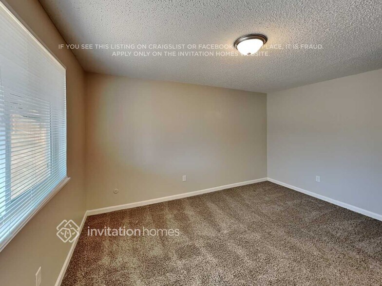 Building Photo - 16265 E Hamilton Pl