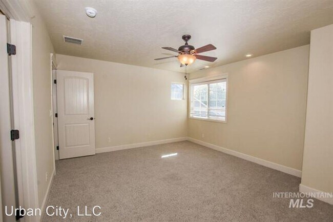 Building Photo - 3 br, 2.5 bath House - 2573 Gatewood
