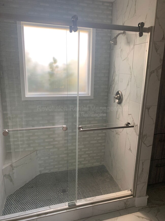 Building Photo - 8373 Brewer Rd