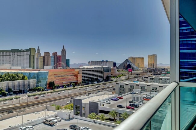 Building Photo - Fully Furnished 2 Bedroom 2 Bath High Rise with Strip Views