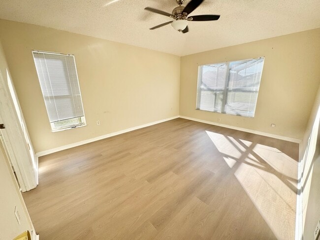 Building Photo - 1317 Casterton Cir