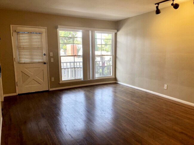 Living Room - 5315 Radford Ave