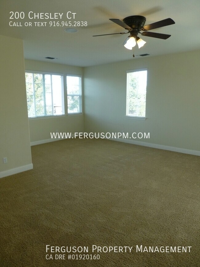 Building Photo - Fantastic Four Bedroom Home in Lincoln Cro...
