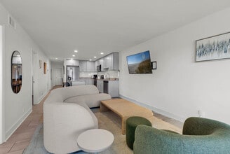 Building Photo - 511 S Ocean Blvd