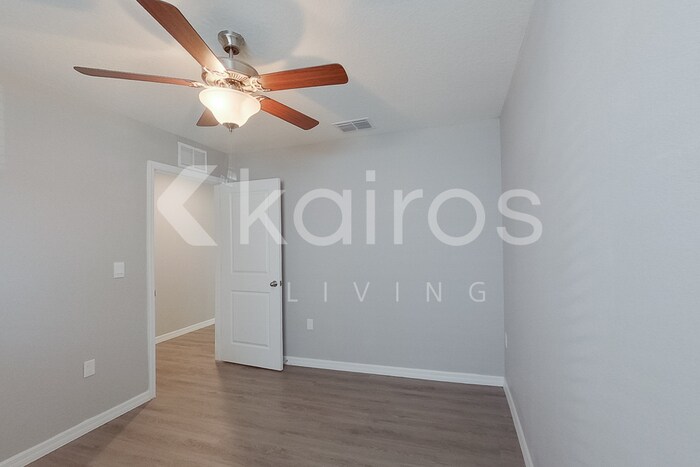 Building Photo - 8656 SW 44th Ct