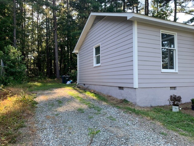 Building Photo - 315 Alcona Ave