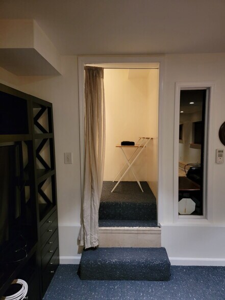 Building Photo - 1529 Grand Ave