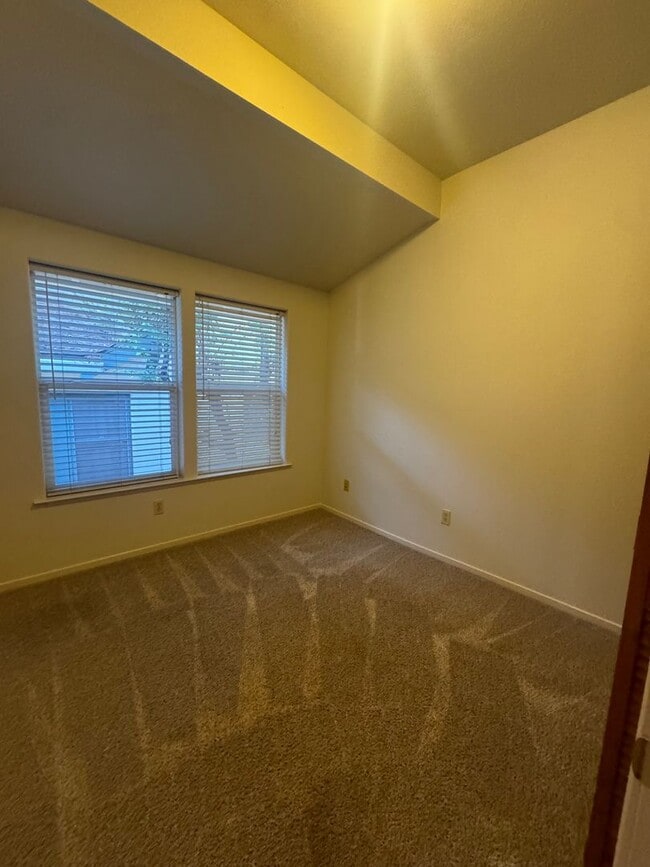 Building Photo - Downtown Grass Valley 2 Bed/1 Bath with Ta...