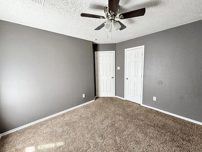 Building Photo - 5634 Indian Hill Dr